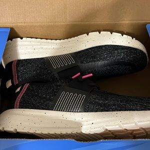 hey dude tennis shoes!